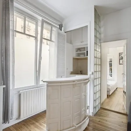- La Defense Apartman *